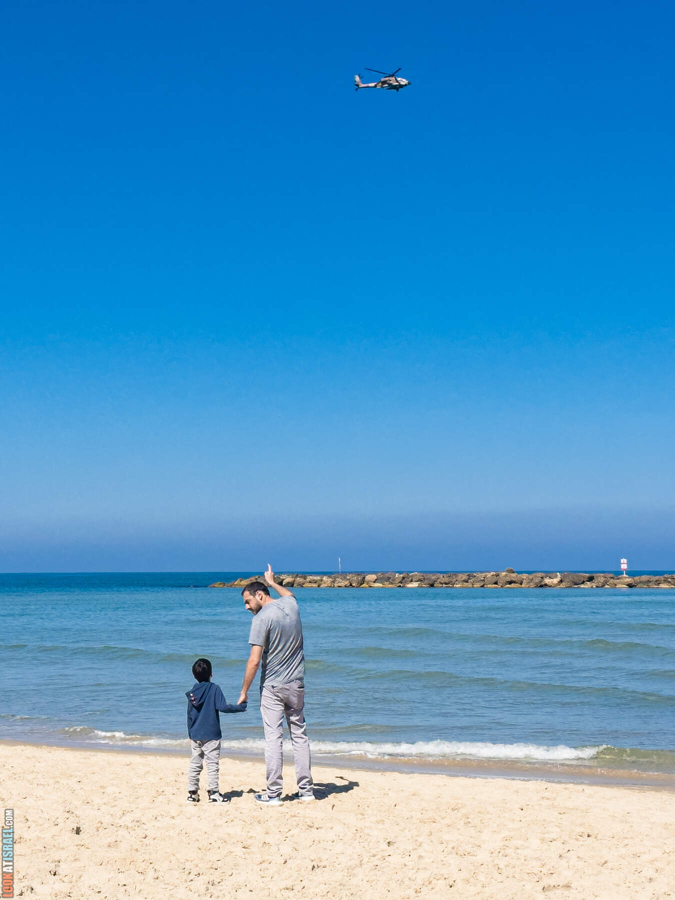 Авиационный парад в Тель-Авиве на 75-й День Независимости государства Израиль