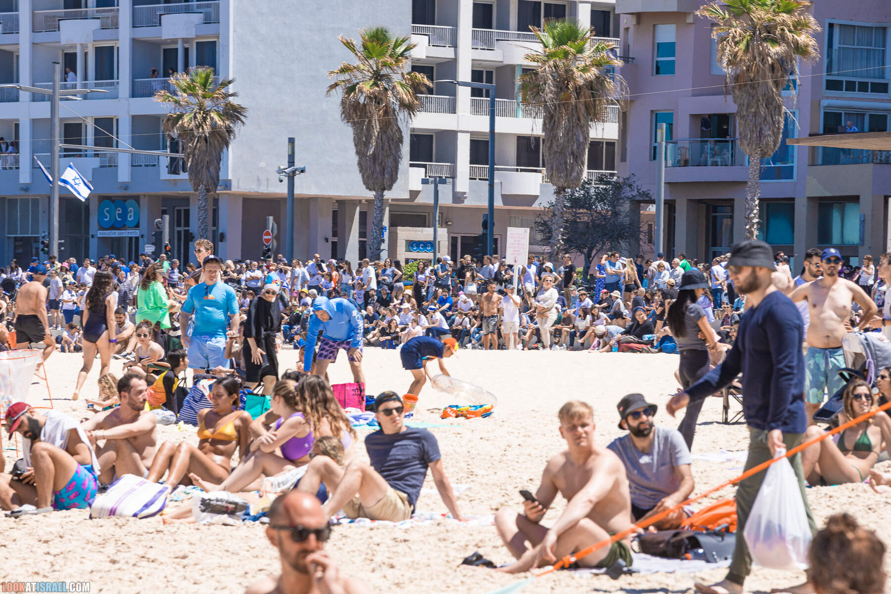 Авиационный парад в Тель-Авиве на 75-й День Независимости государства Израиль