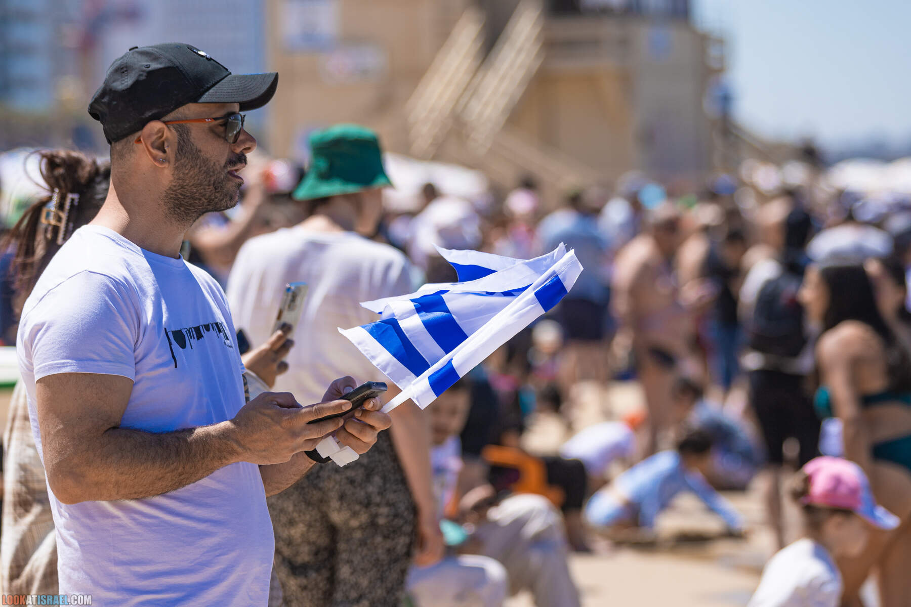 Авиационный парад в Тель-Авиве на 75-й День Независимости государства Израиль