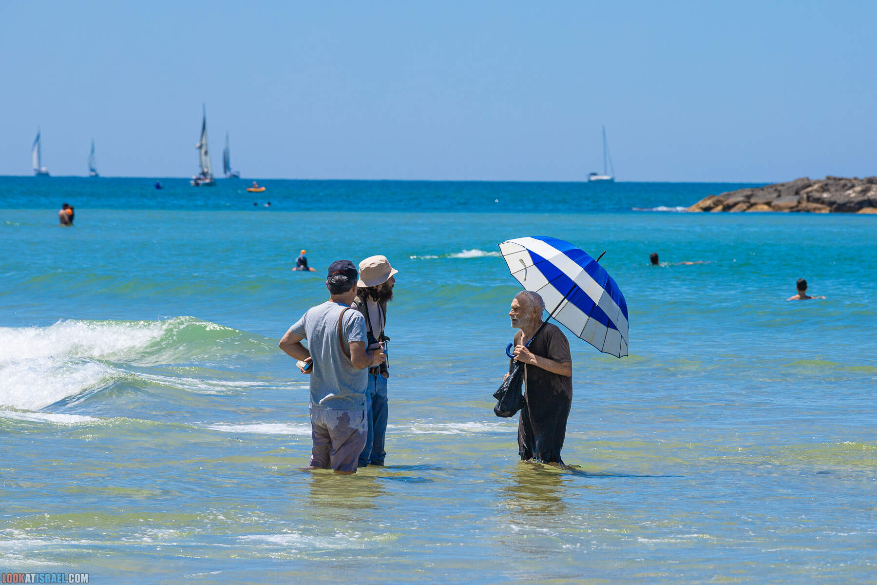 Авиационный парад в Тель-Авиве на 75-й День Независимости государства Израиль