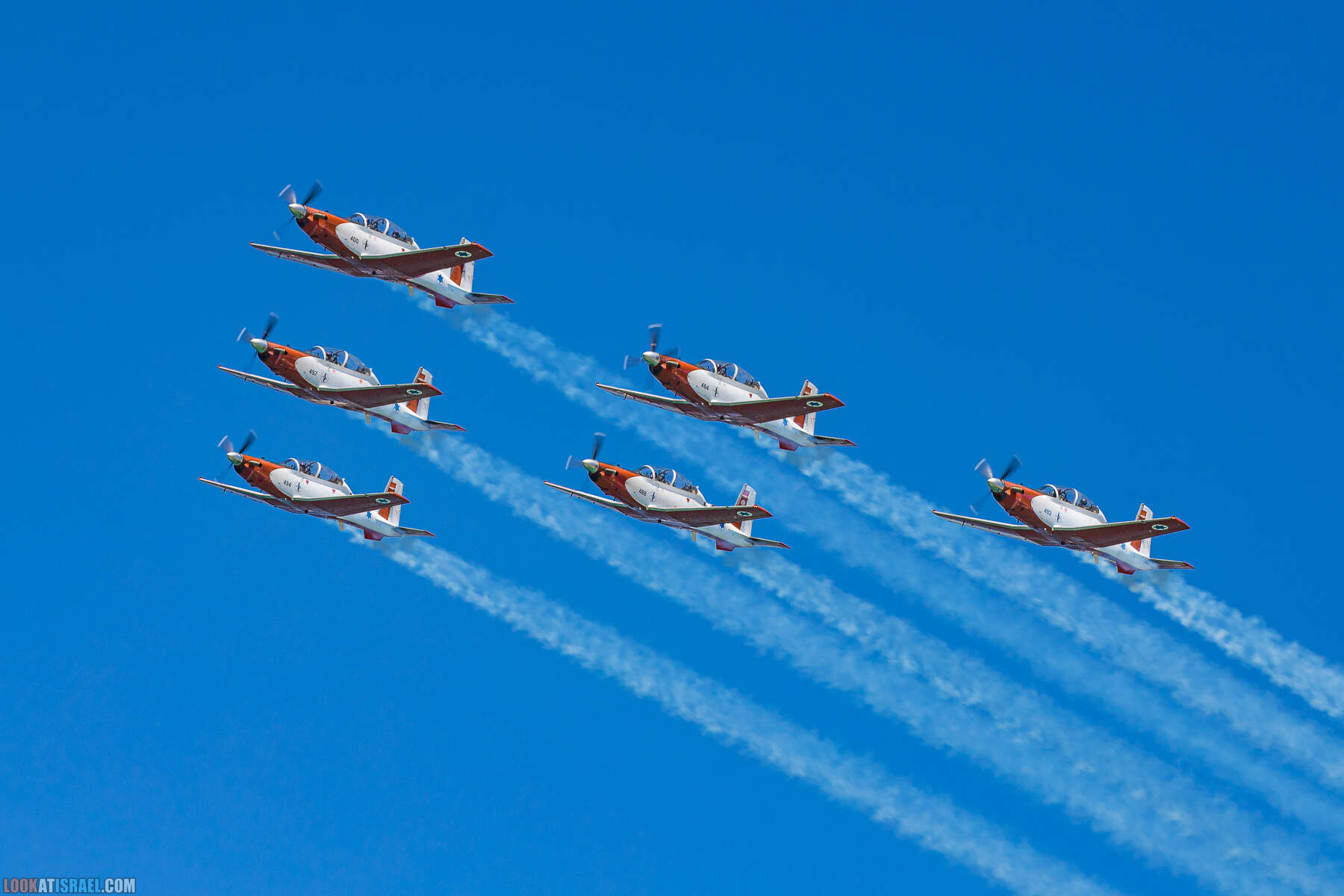 Авиационный парад в Тель-Авиве на 75-й День Независимости государства Израиль