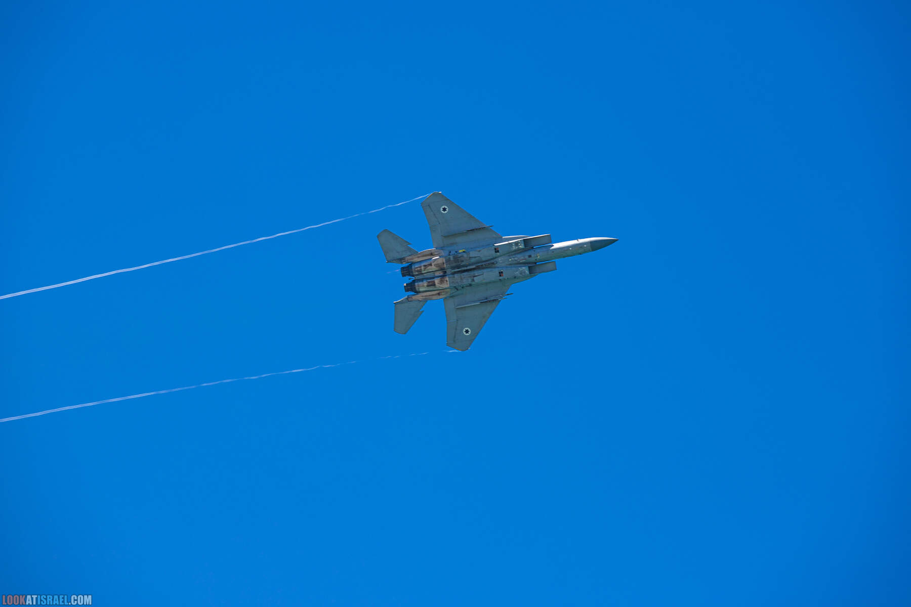Авиационный парад в Тель-Авиве на 75-й День Независимости государства Израиль