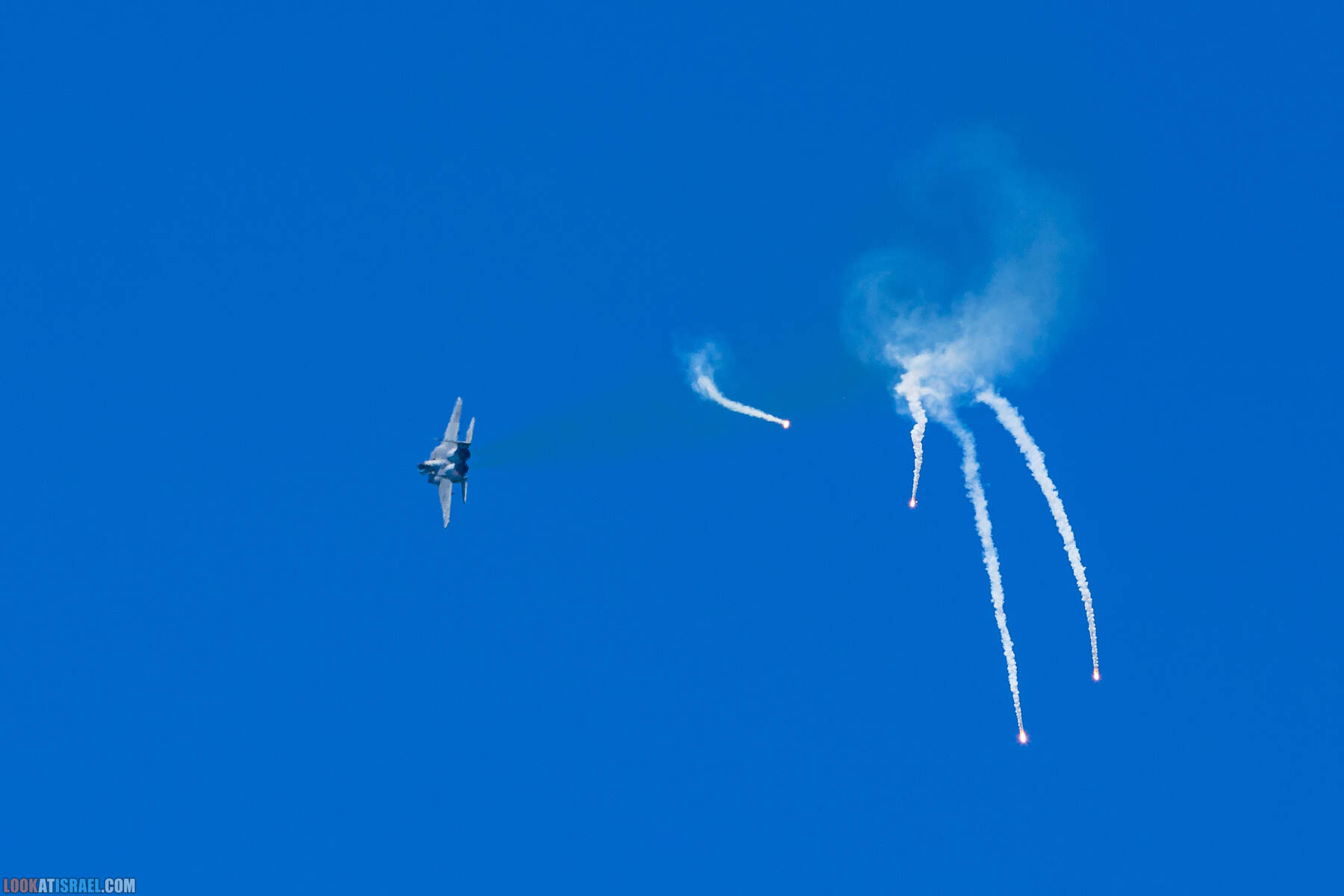 Авиационный парад в Тель-Авиве на 75-й День Независимости государства Израиль