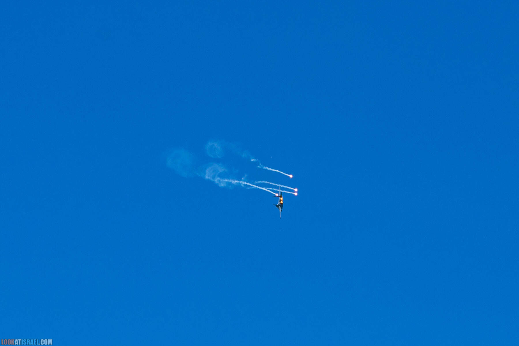 Авиационный парад в Тель-Авиве на 75-й День Независимости государства Израиль