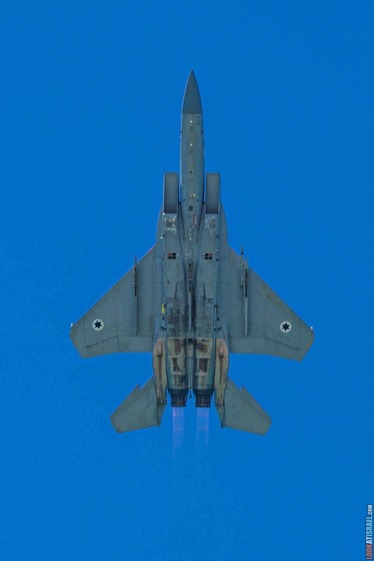 Авиационный парад в Тель-Авиве на 75-й День Независимости государства Израиль