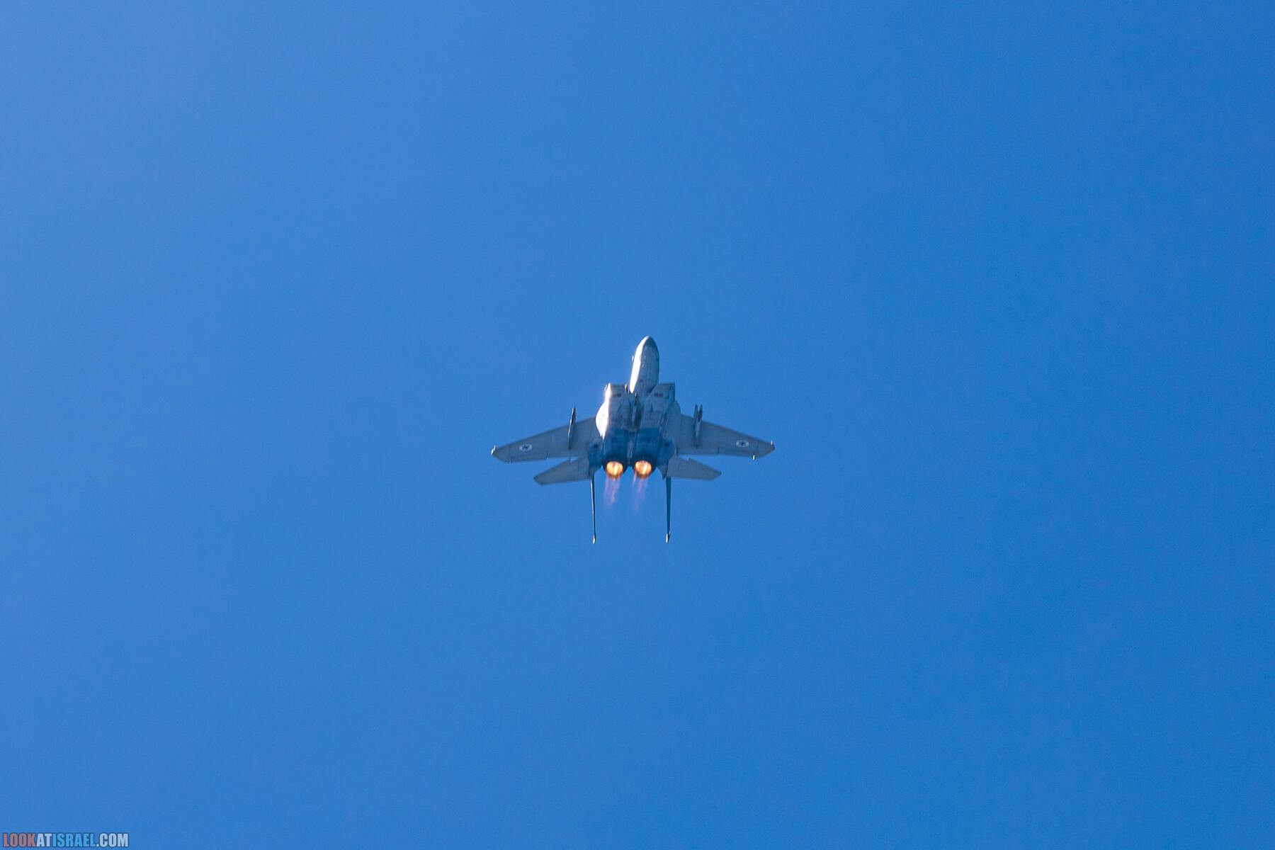 Авиационный парад в Тель-Авиве на 75-й День Независимости государства Израиль