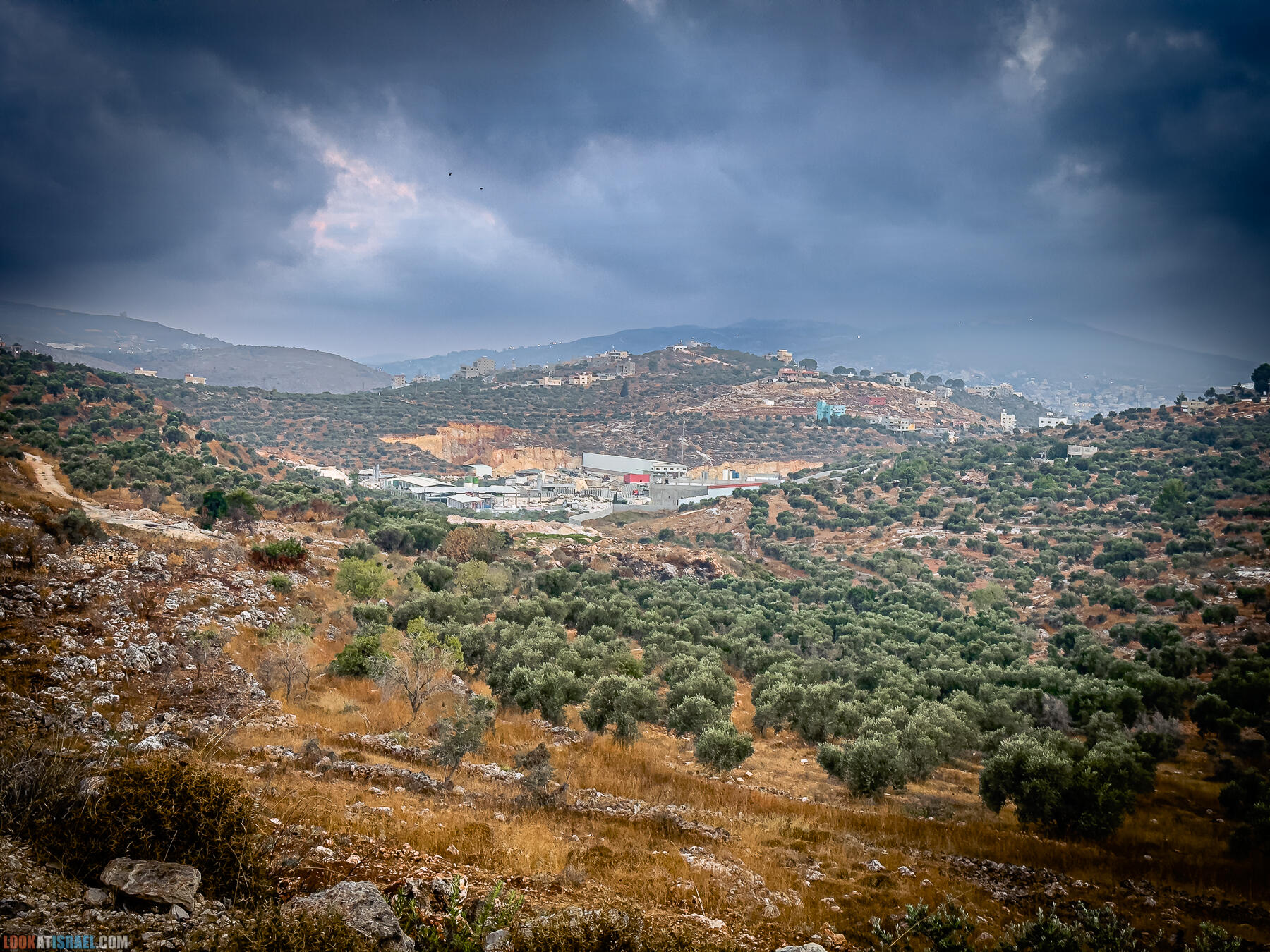 Сталактитовая пещера Эль Джанав и поселение Эвьятар - El Janab stalactite cave - מערת אל ג'נב מערת נטיפים