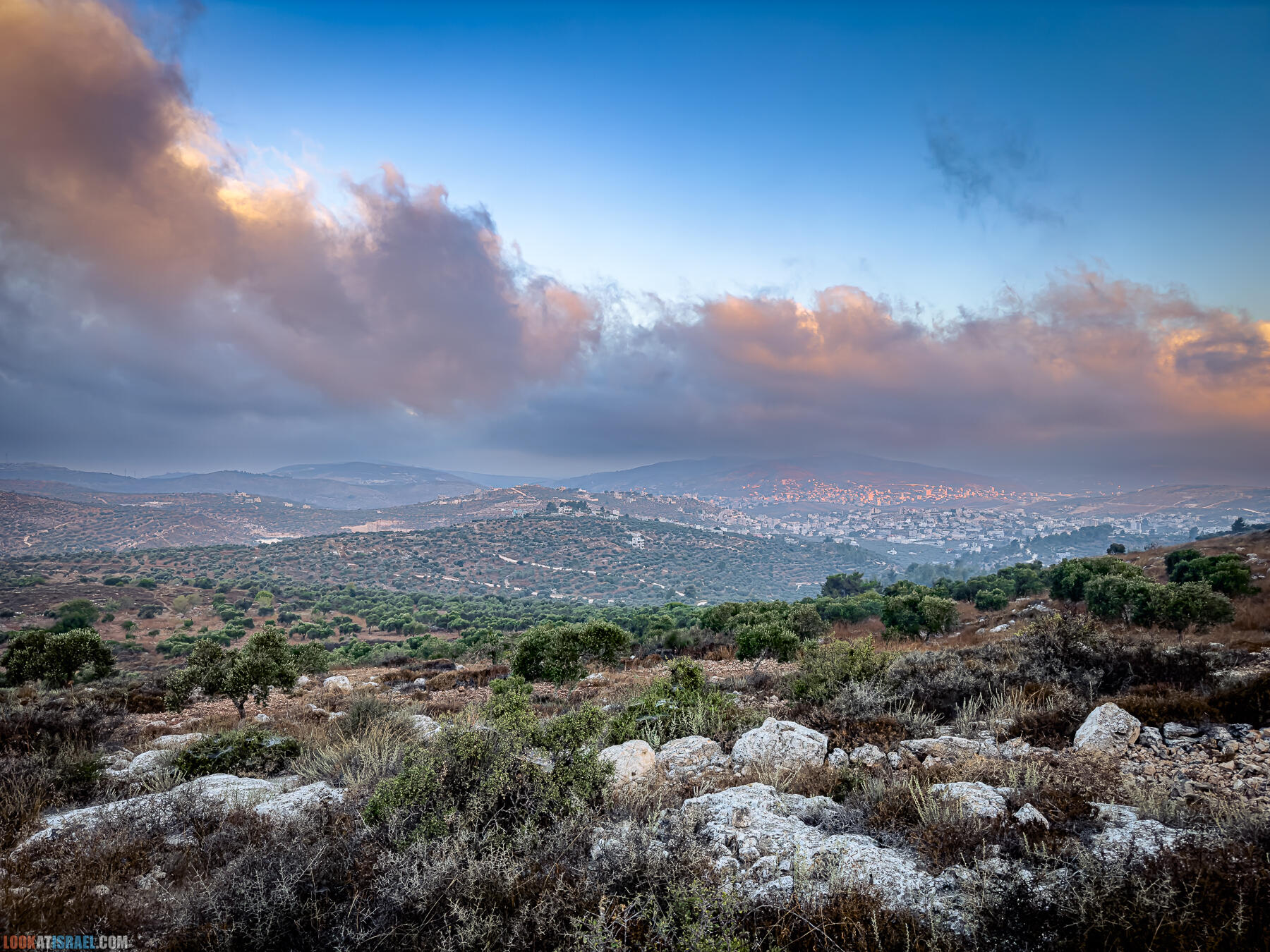 Сталактитовая пещера Эль Джанав и поселение Эвьятар - El Janab stalactite cave - מערת אל ג'נב מערת נטיפים