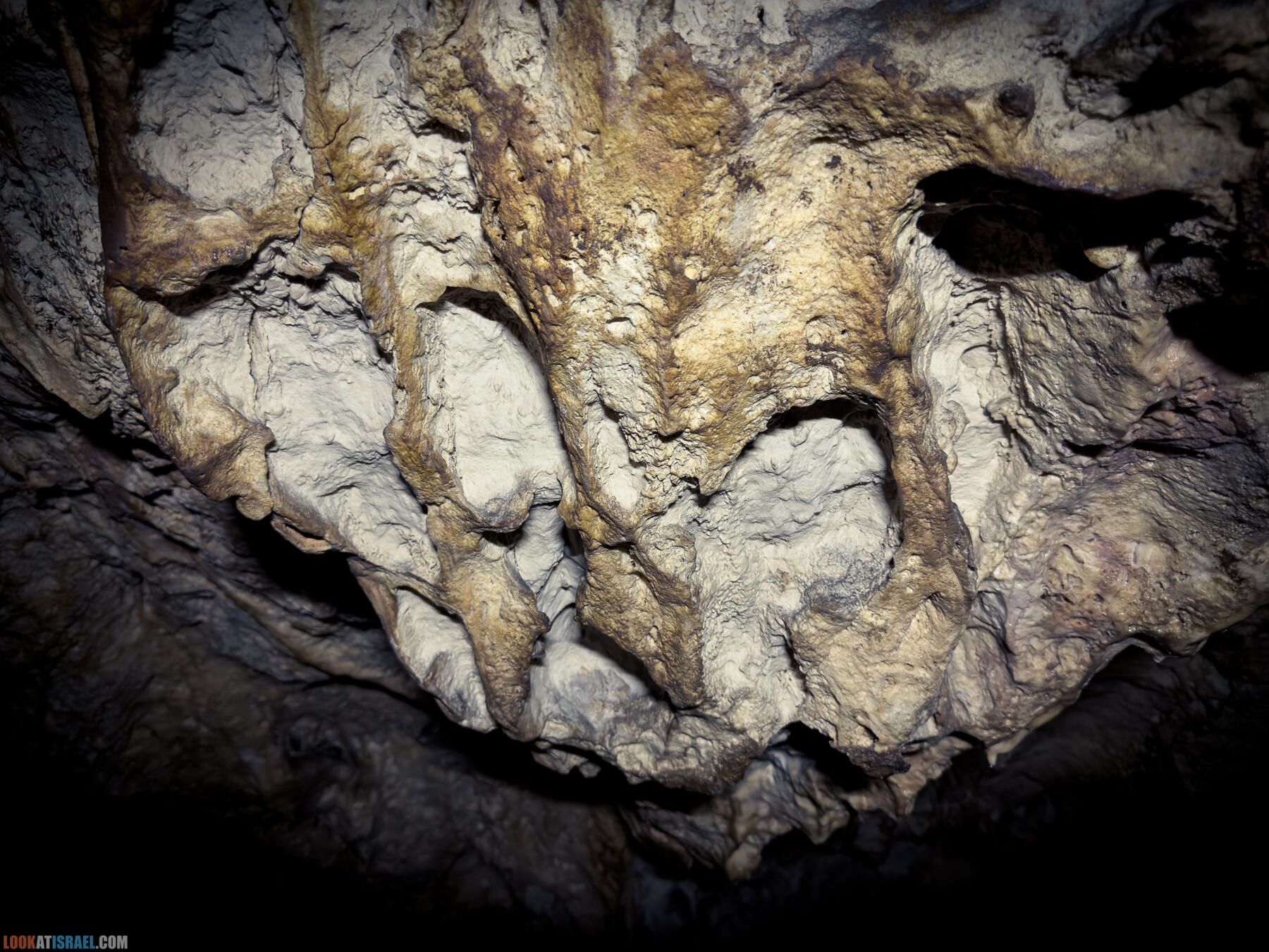 Сталактитовая пещера Эль Джанав и поселение Эвьятар - El Janab stalactite cave - מערת אל ג'נב מערת נטיפים