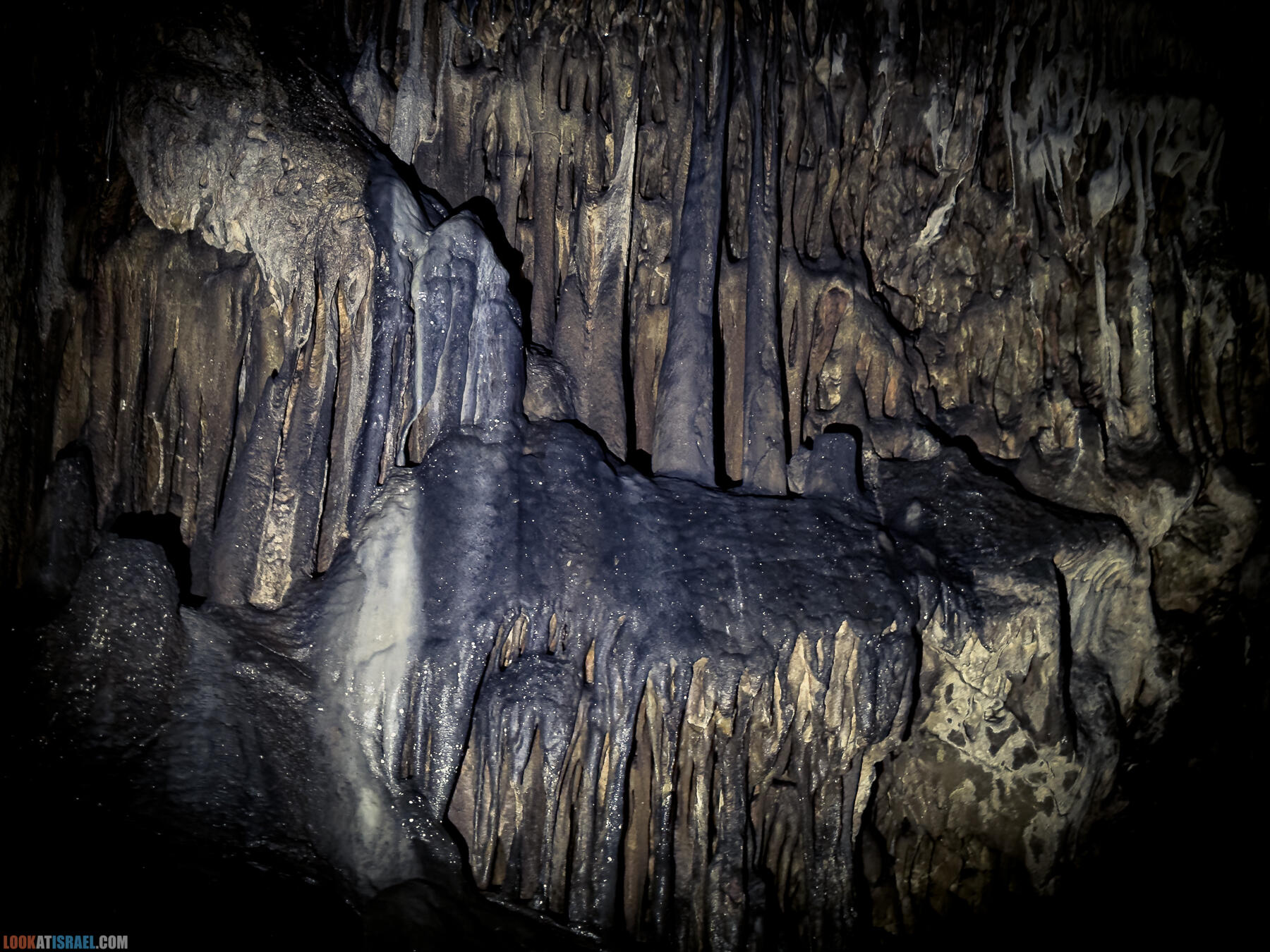 Сталактитовая пещера Эль Джанав и поселение Эвьятар - El Janab stalactite cave - מערת אל ג'נב מערת נטיפים