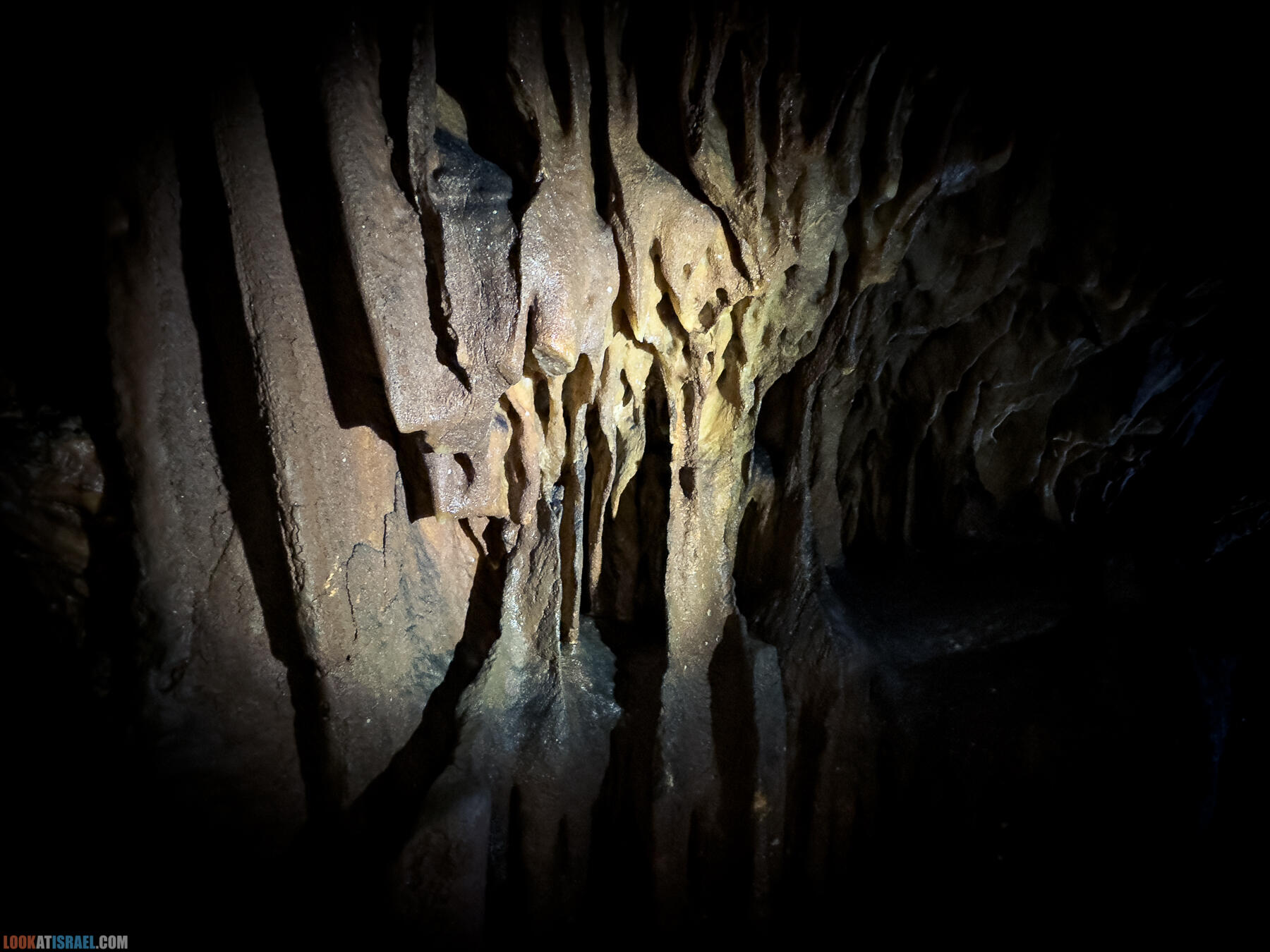 Сталактитовая пещера Эль Джанав и поселение Эвьятар - El Janab stalactite cave - מערת אל ג'נב מערת נטיפים