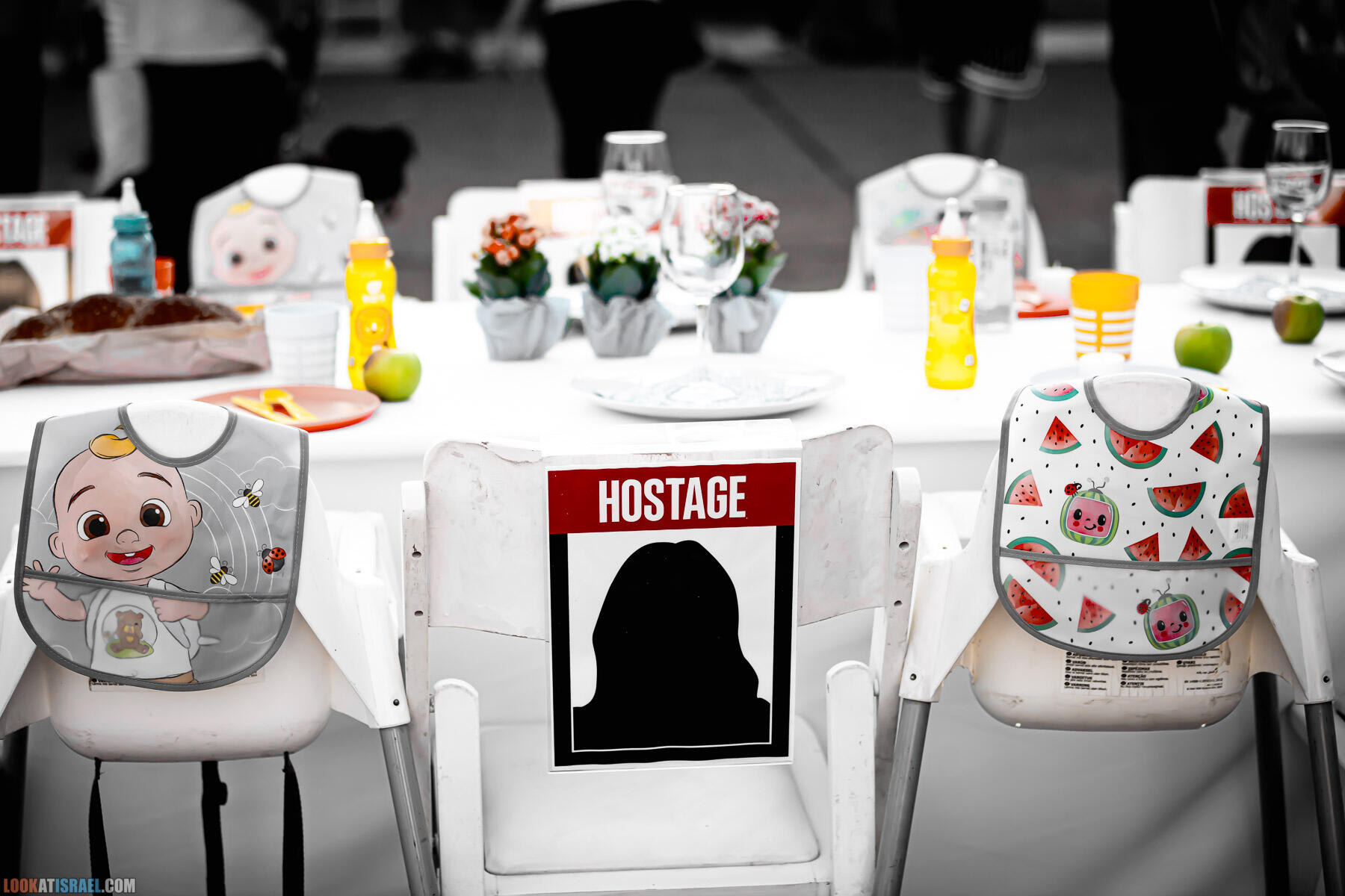 Субботний стол для похищенных - Shabbat table for hostages - שולחן ארוחת שבל לחטופים