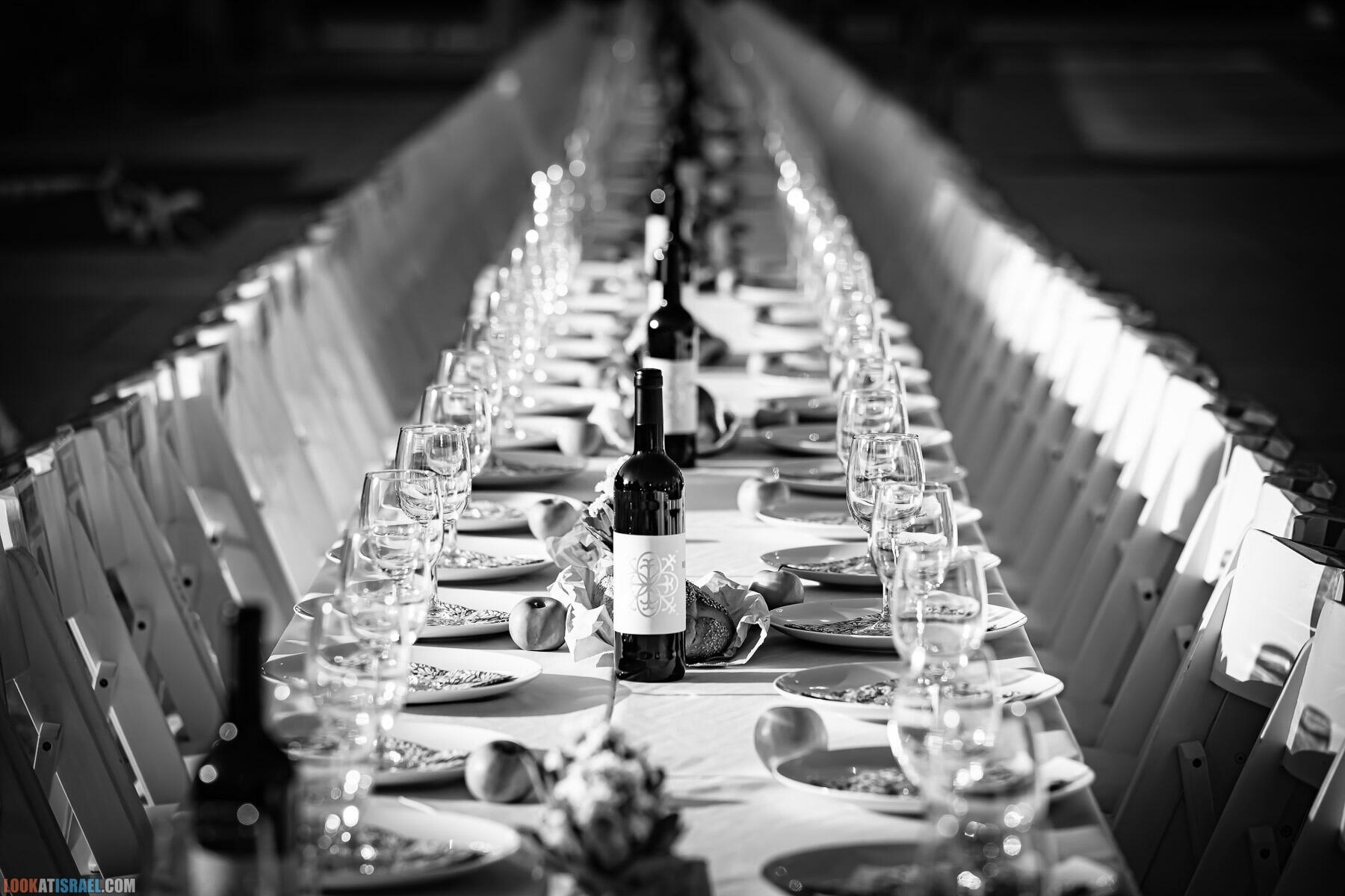 Субботний стол для похищенных - Shabbat table for hostages - שולחן ארוחת שבל לחטופים