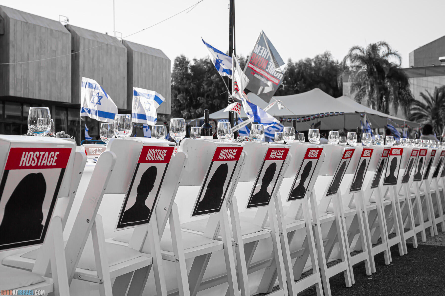 Субботний стол для похищенных - Shabbat table for hostages - שולחן ארוחת שבל לחטופים