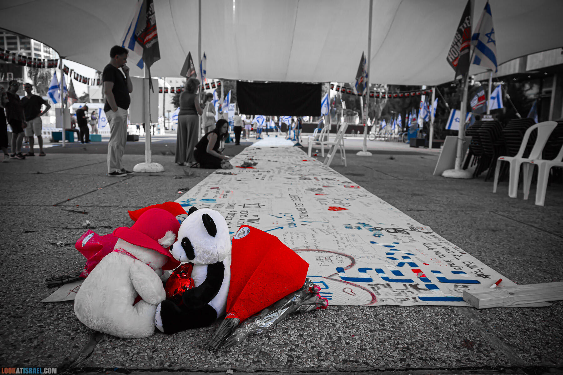 Субботний стол для похищенных - Shabbat table for hostages - שולחן ארוחת שבל לחטופים