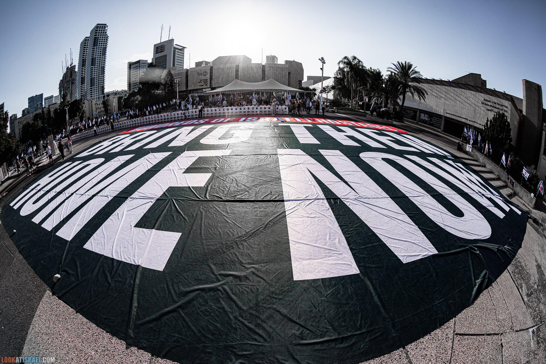 Субботний стол для похищенных - Shabbat table for hostages - שולחן ארוחת שבל לחטופים