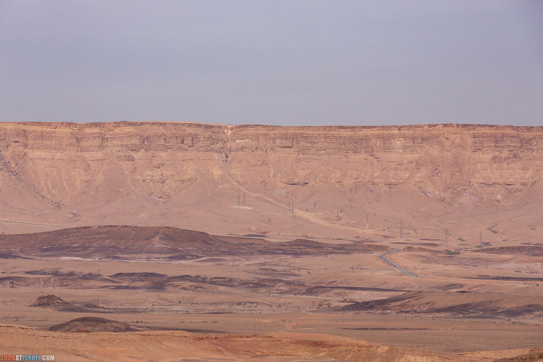 Путешествие корги на джипе в Эйлат и долину Арава - Махтеш Рамон, стена аммонитов, дюна Касуй, каньон Атек, дюна Самар, дум пальмы