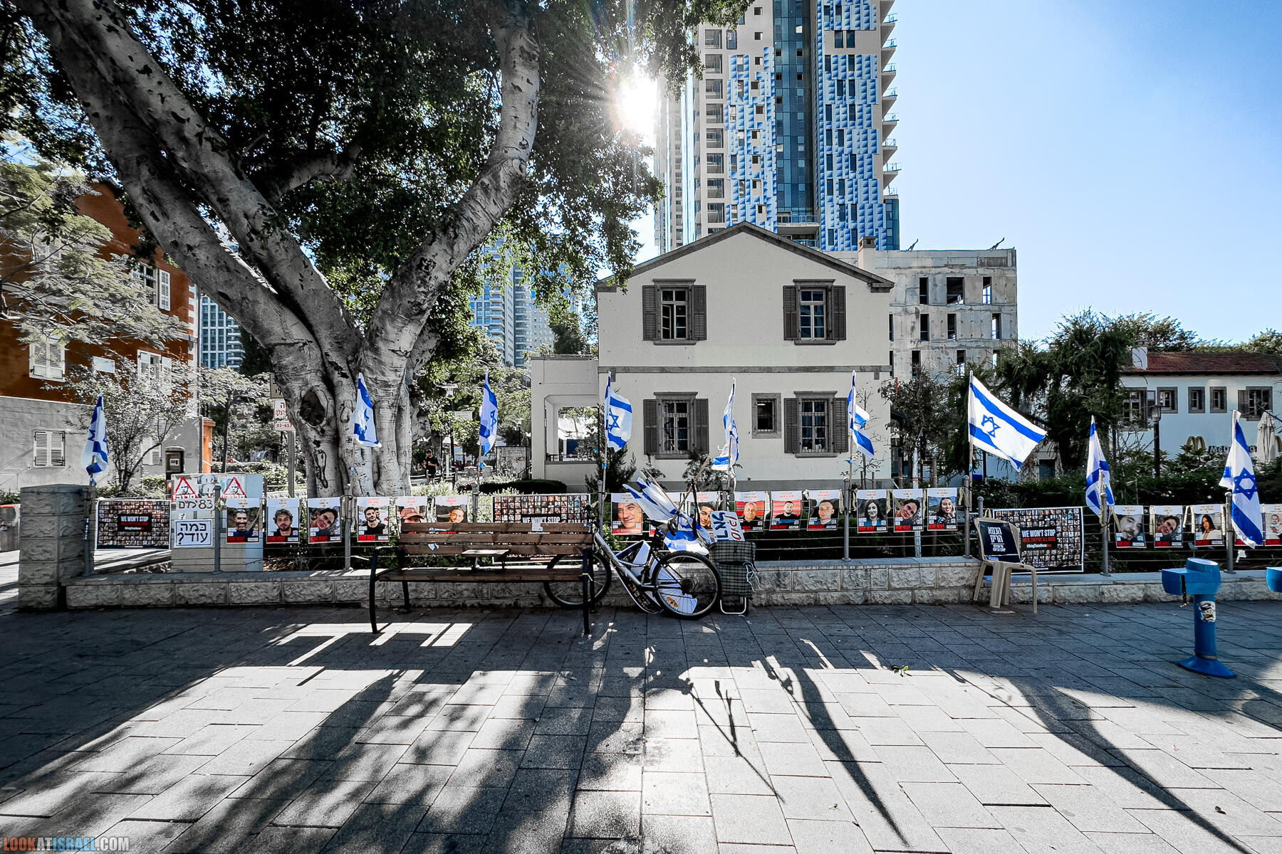 100 дней в заложниках. Площадь похищенных, Тель Авив