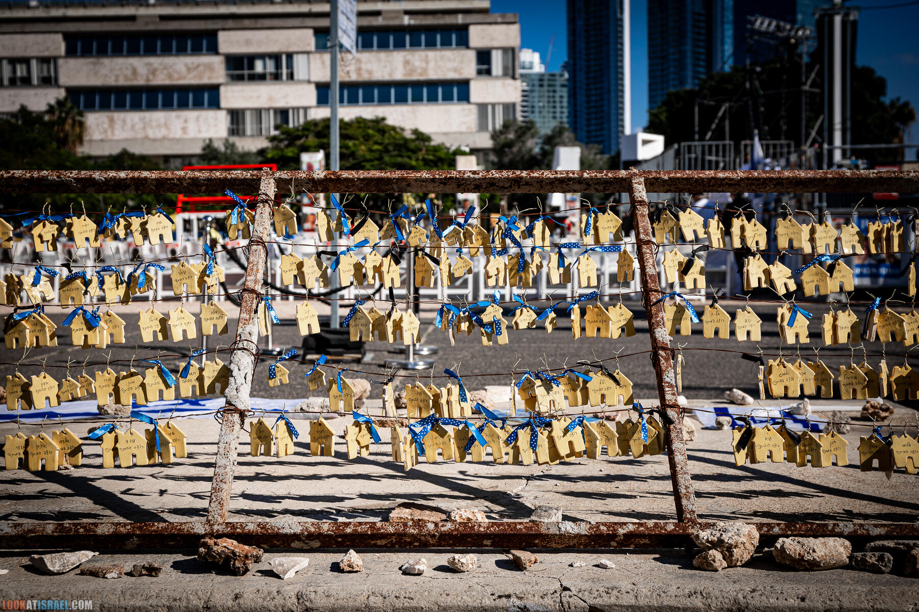 100 дней в заложниках. Площадь похищенных, Тель Авив