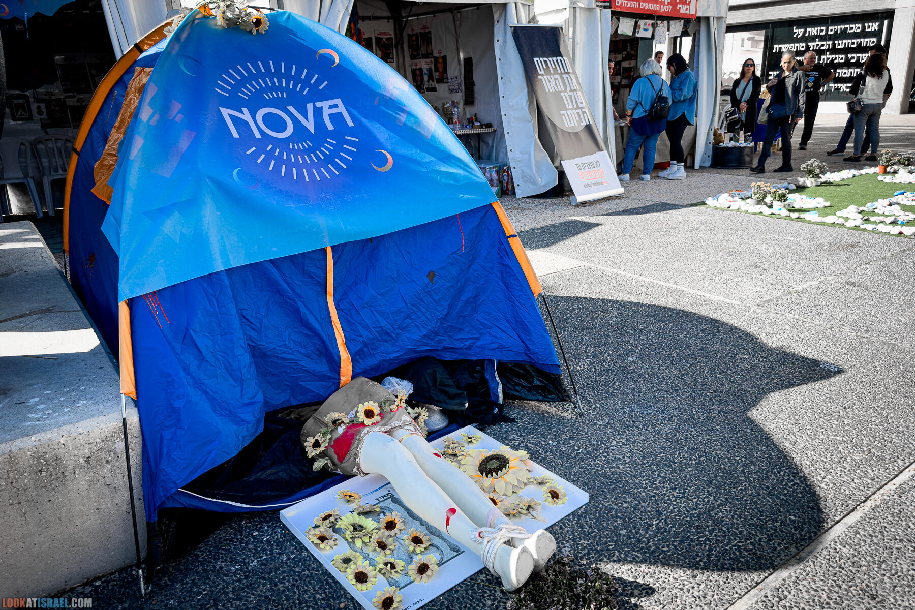 100 дней в заложниках. Площадь похищенных, Тель Авив