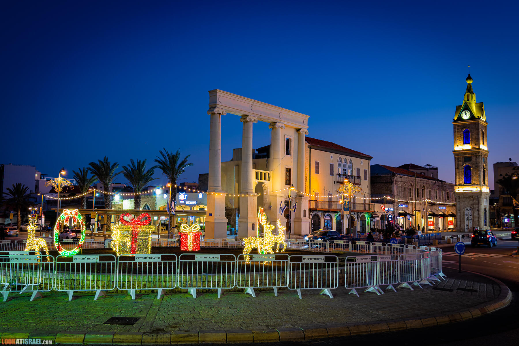 Площадь часов в Яффо в Рождество 2023-2024