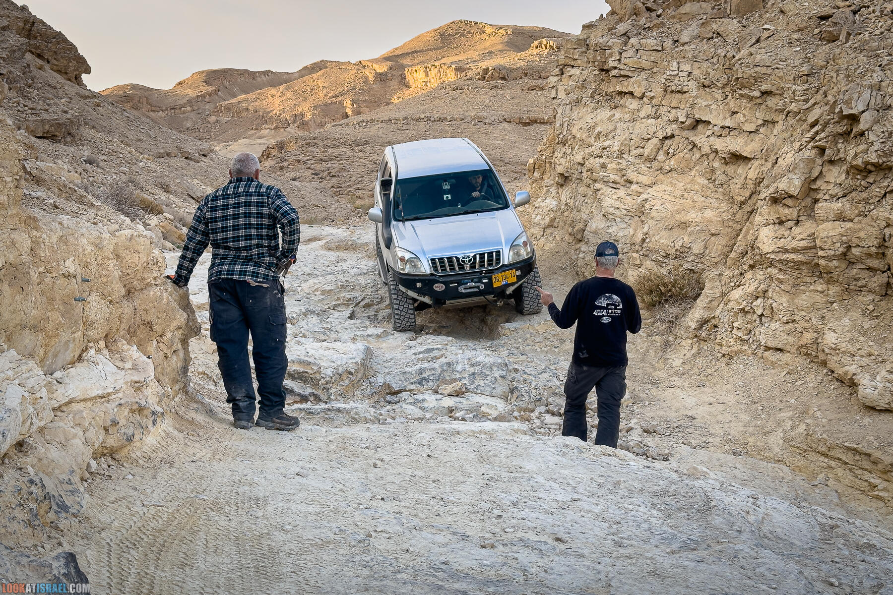 Долина Арава на джипах за два дня - Долина Цин, нахаль и маале Марзева, источник Эйн Ум-Тина, водопад Хагор