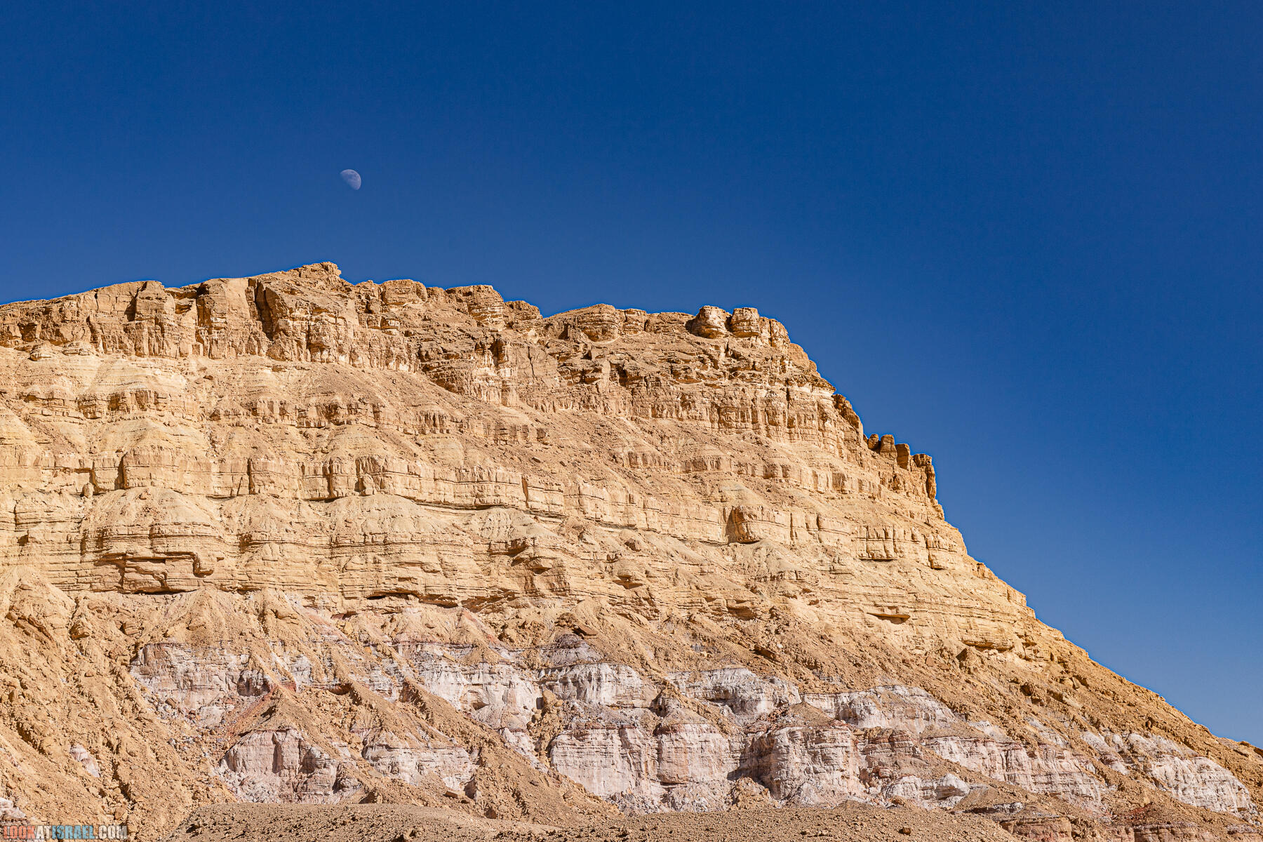 Поход на гору Ардон в Махтеш Рамон (Израиль), дайка, конусный холм
