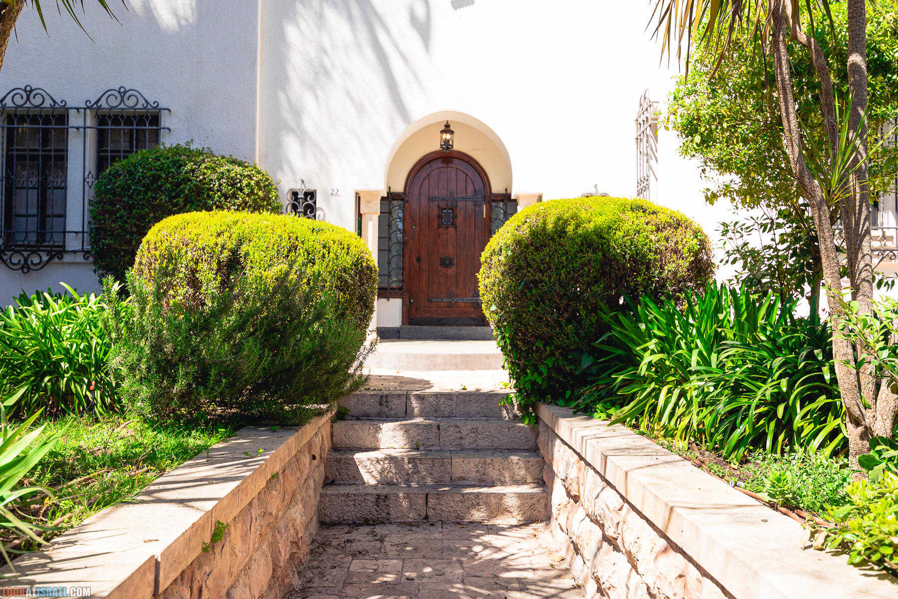 Иерусалим, прогулка вне стен старого города. Мост на долиной Гееном (Гай Бен Ином), немецкая колония, дом сказок, кладбище тамплиеров