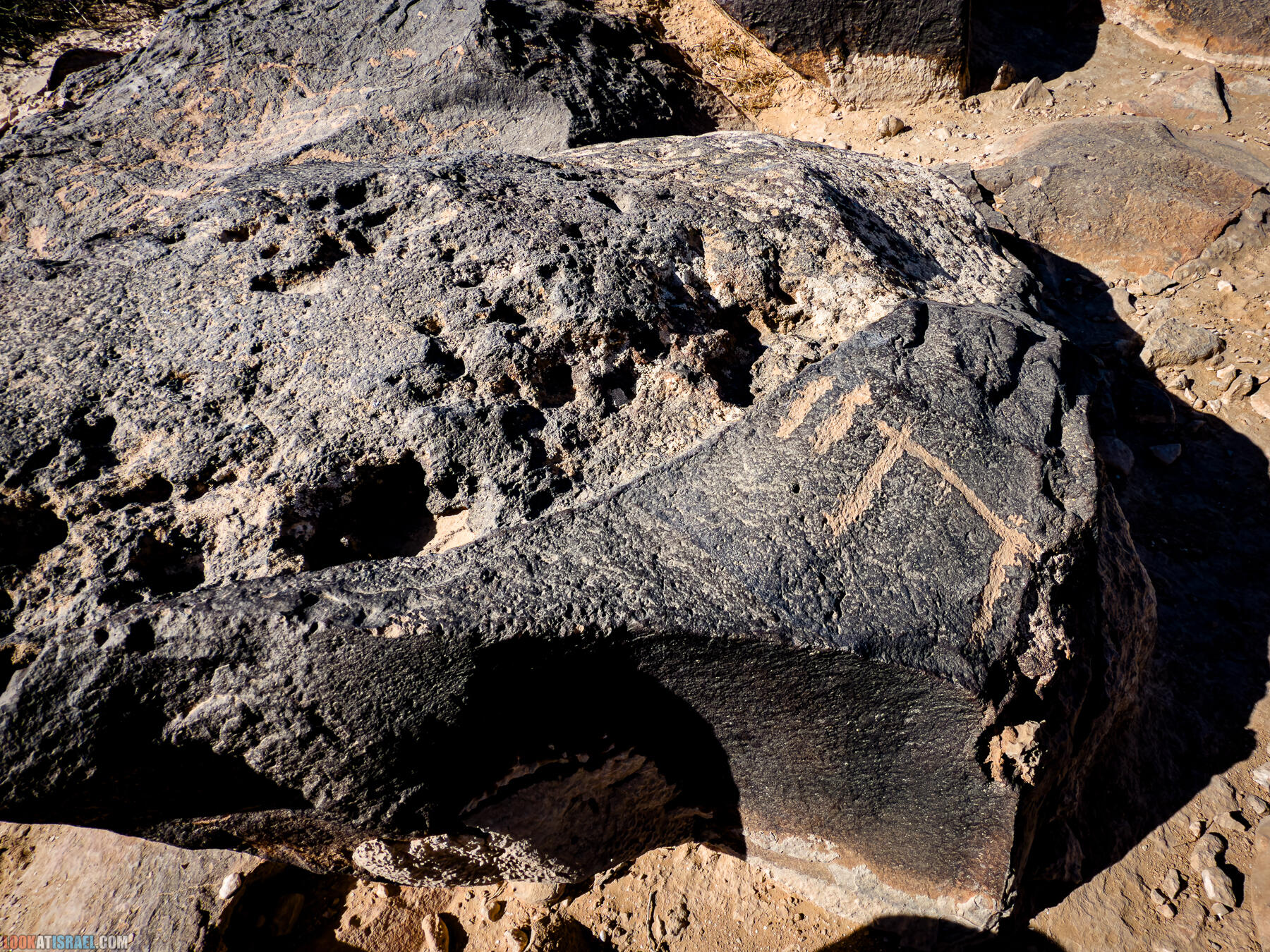 Петроглифы и обзорная площадка Липа Галь