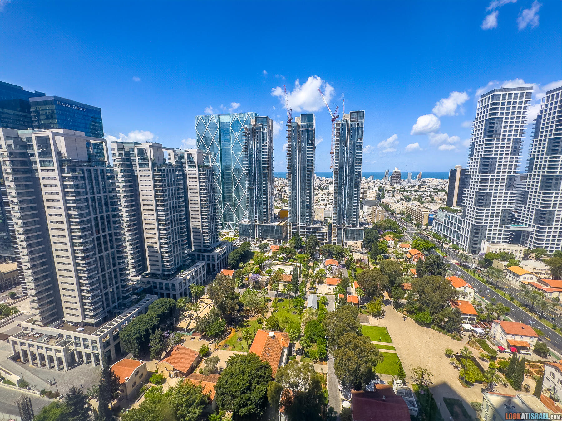 Вид на Тель Авив. с башни Азриели Сарона