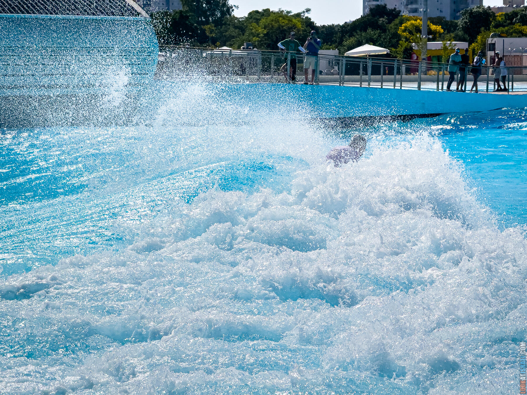 SRF Park TLV - Водный парк сёрфинга в Тель-Авиве