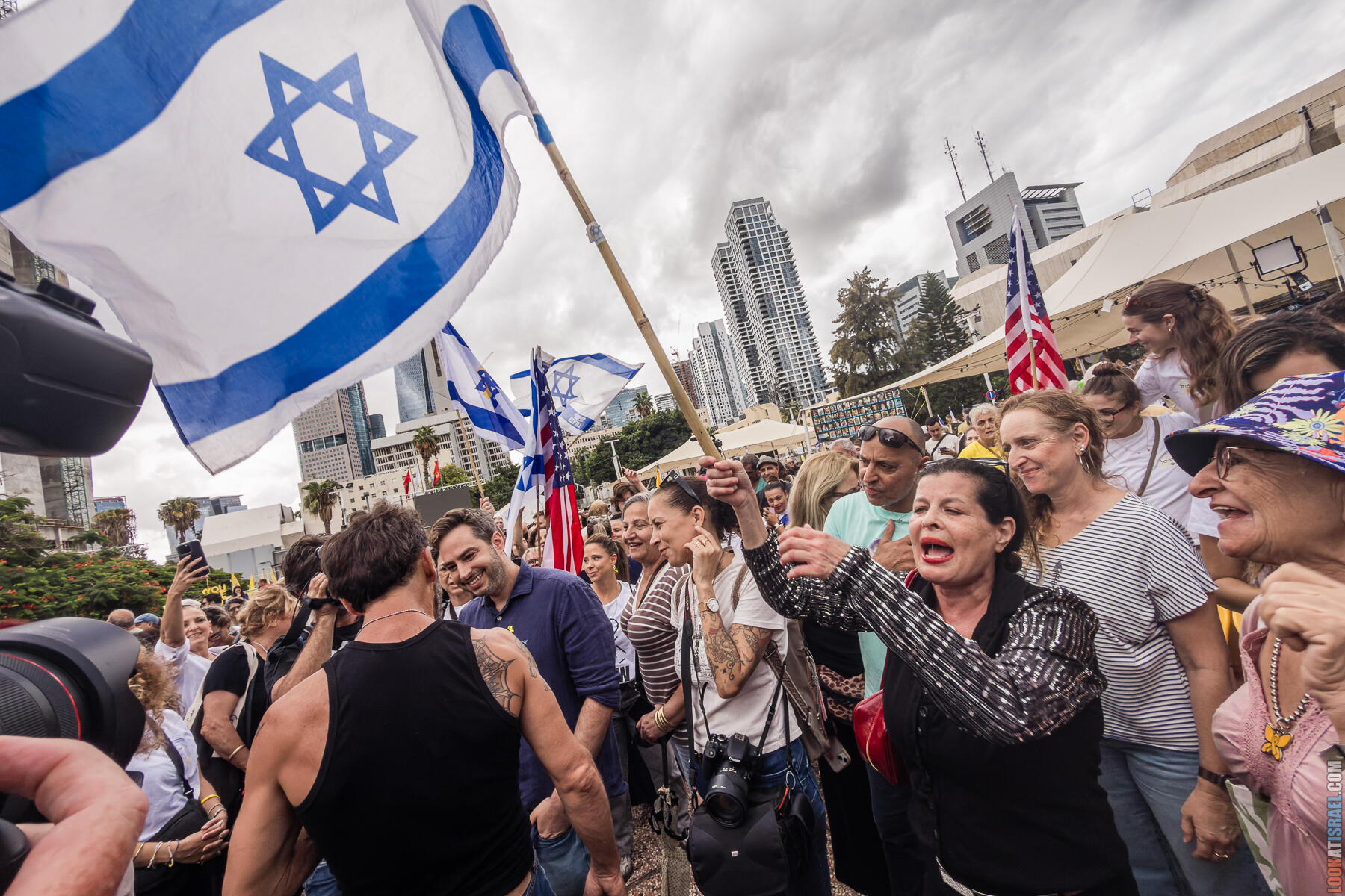 Возвращение домой: празднование на Площади заложников