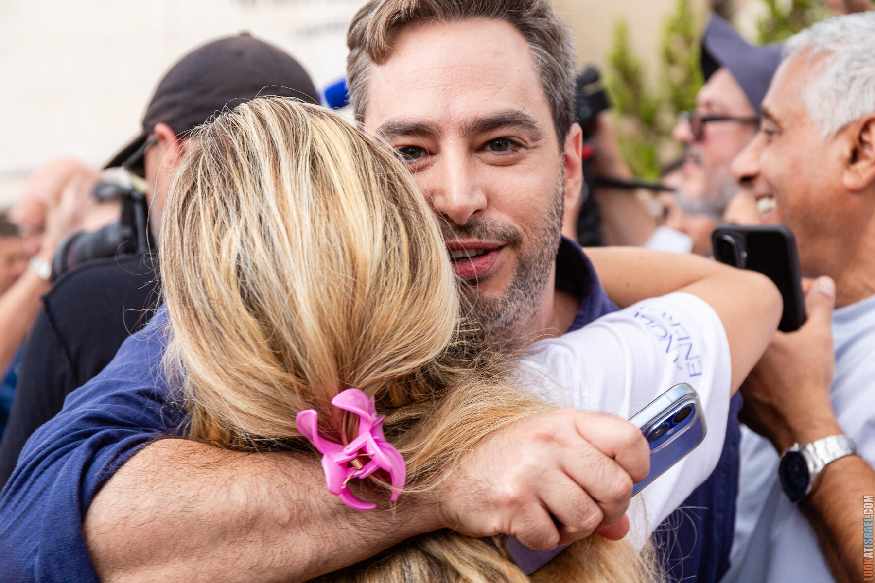 Возвращение домой: празднование на Площади заложников - חגיגות החזרת החטופים בתל אביב