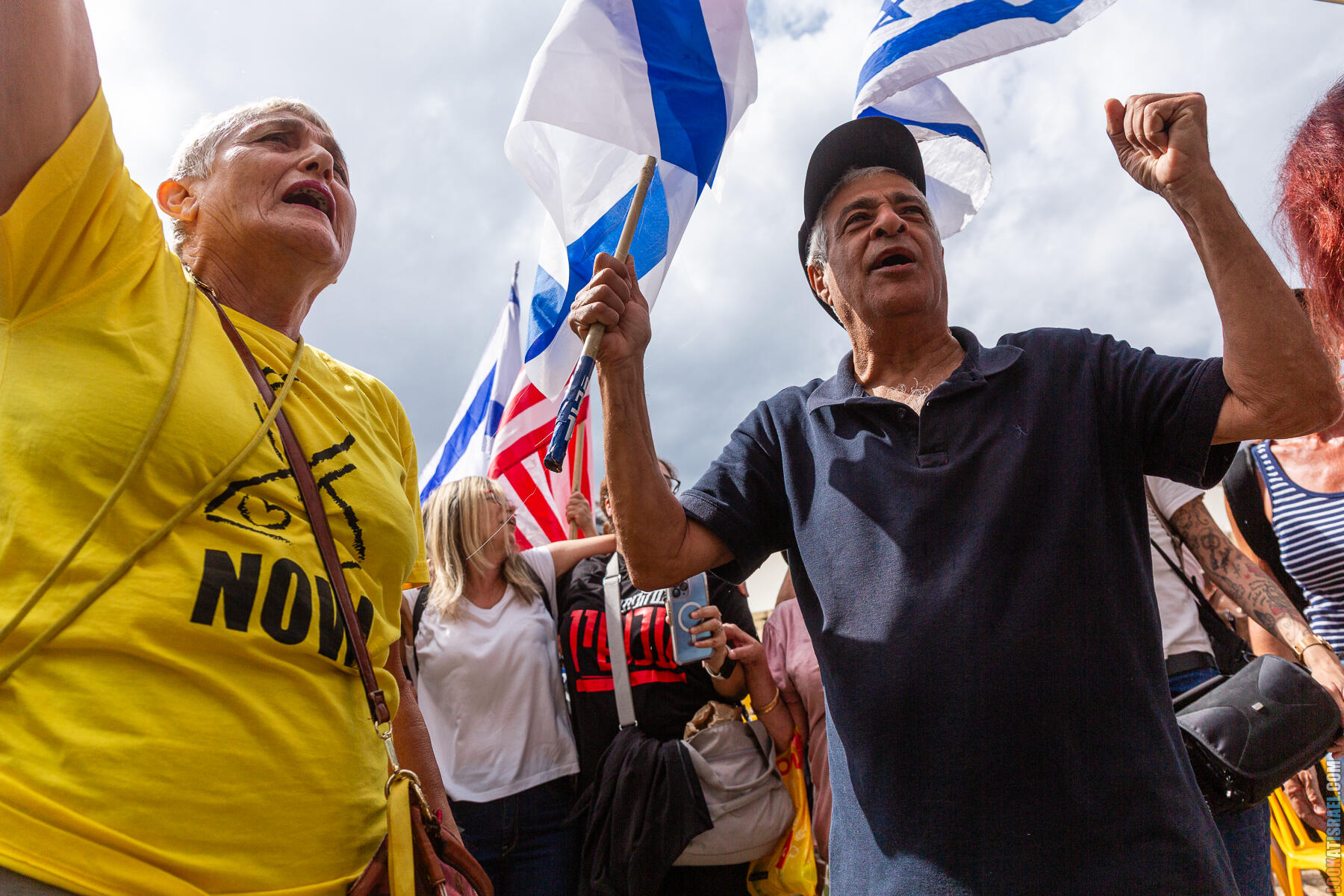 Возвращение домой: празднование на Площади заложников - חגיגות החזרת החטופים בתל אביב