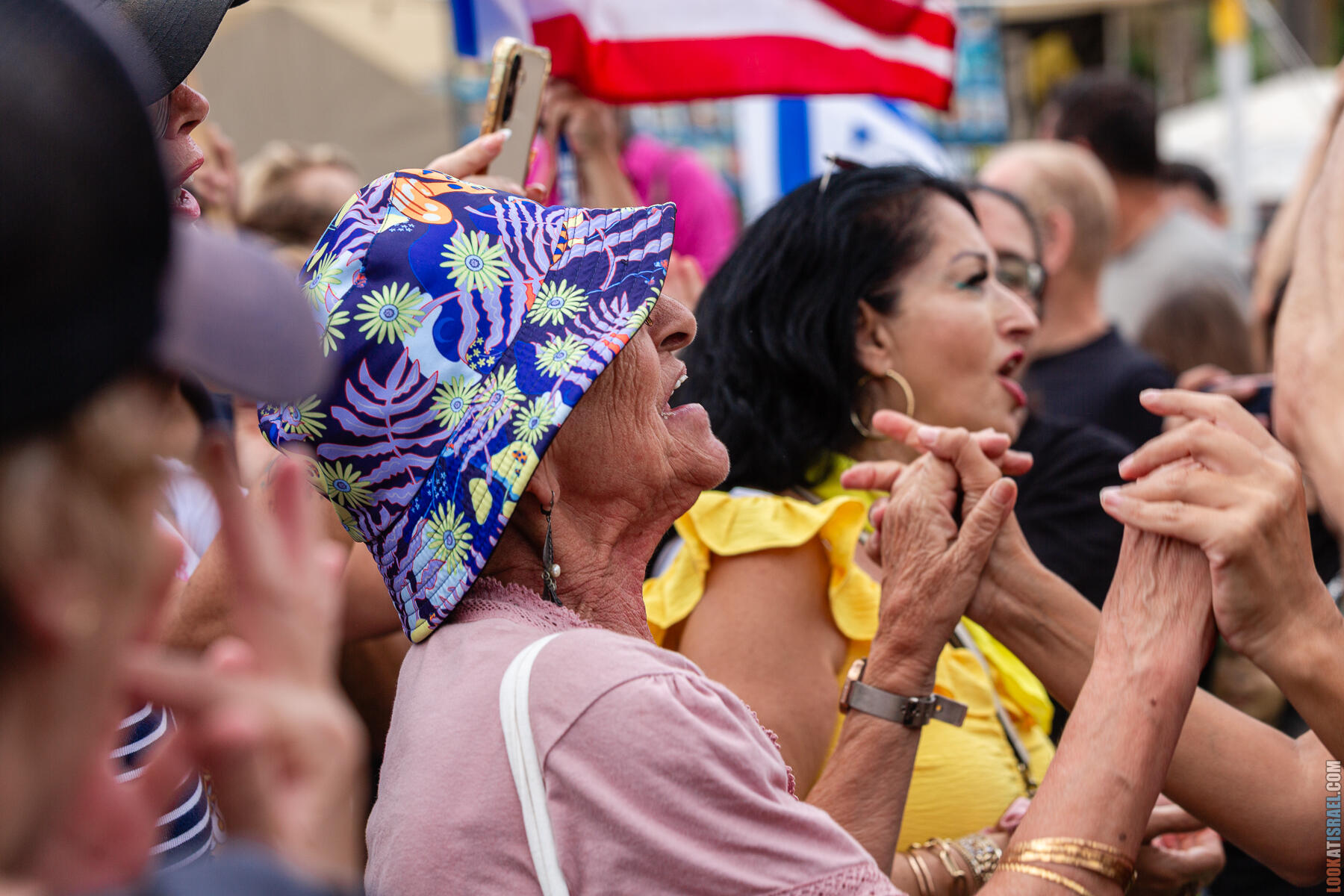 Возвращение домой: празднование на Площади заложников - חגיגות החזרת החטופים בתל אביב