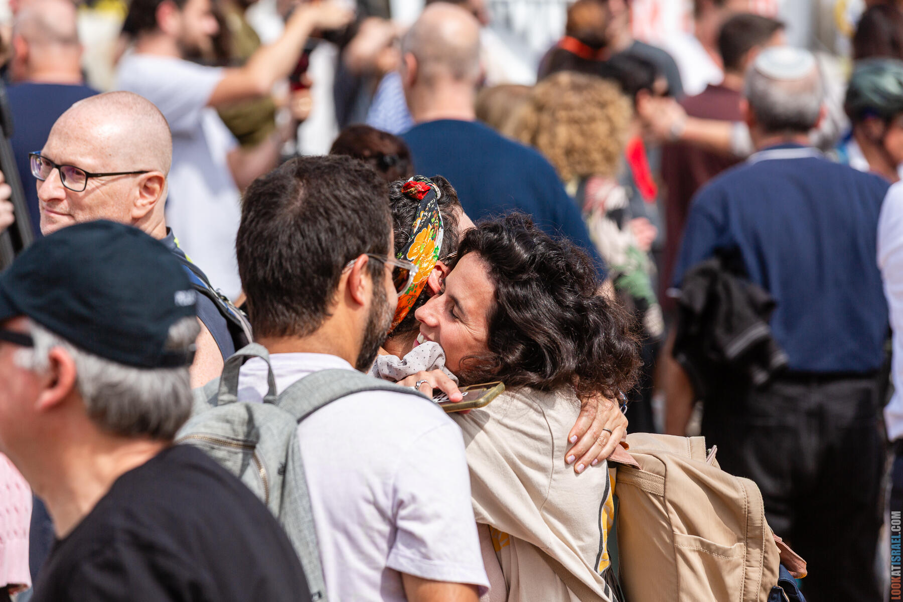 Возвращение домой: празднование на Площади заложников - חגיגות החזרת החטופים בתל אביב