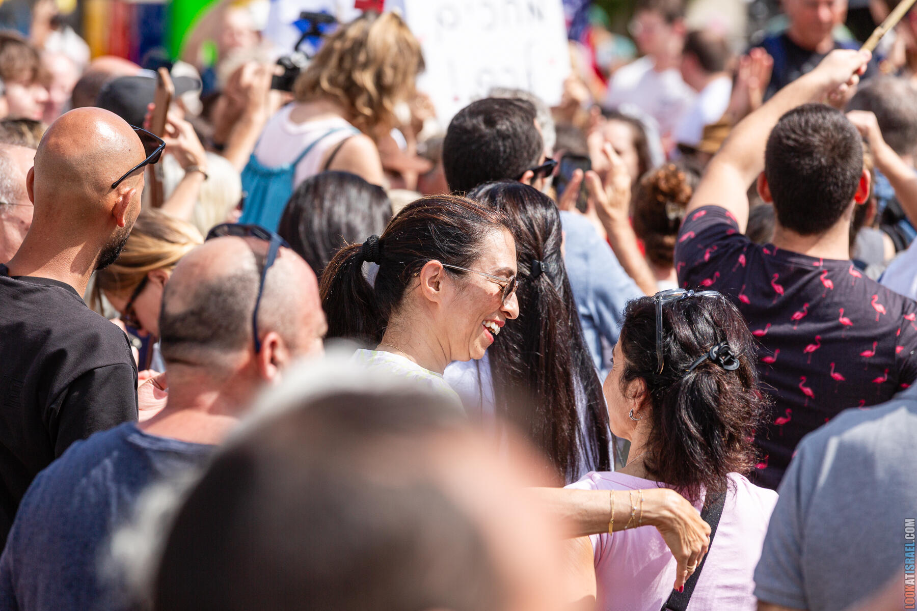 Возвращение домой: празднование на Площади заложников - חגיגות החזרת החטופים בתל אביב