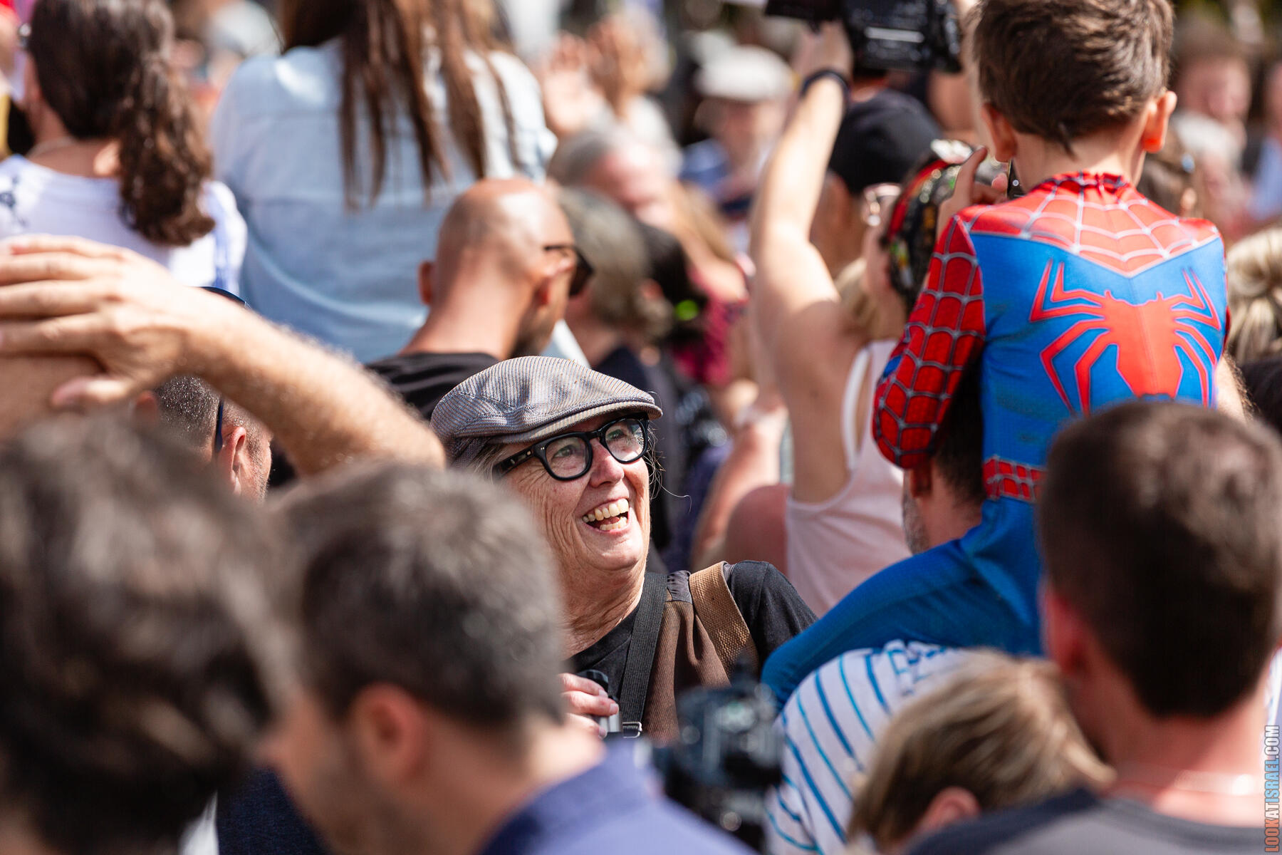 Возвращение домой: празднование на Площади заложников - חגיגות החזרת החטופים בתל אביב