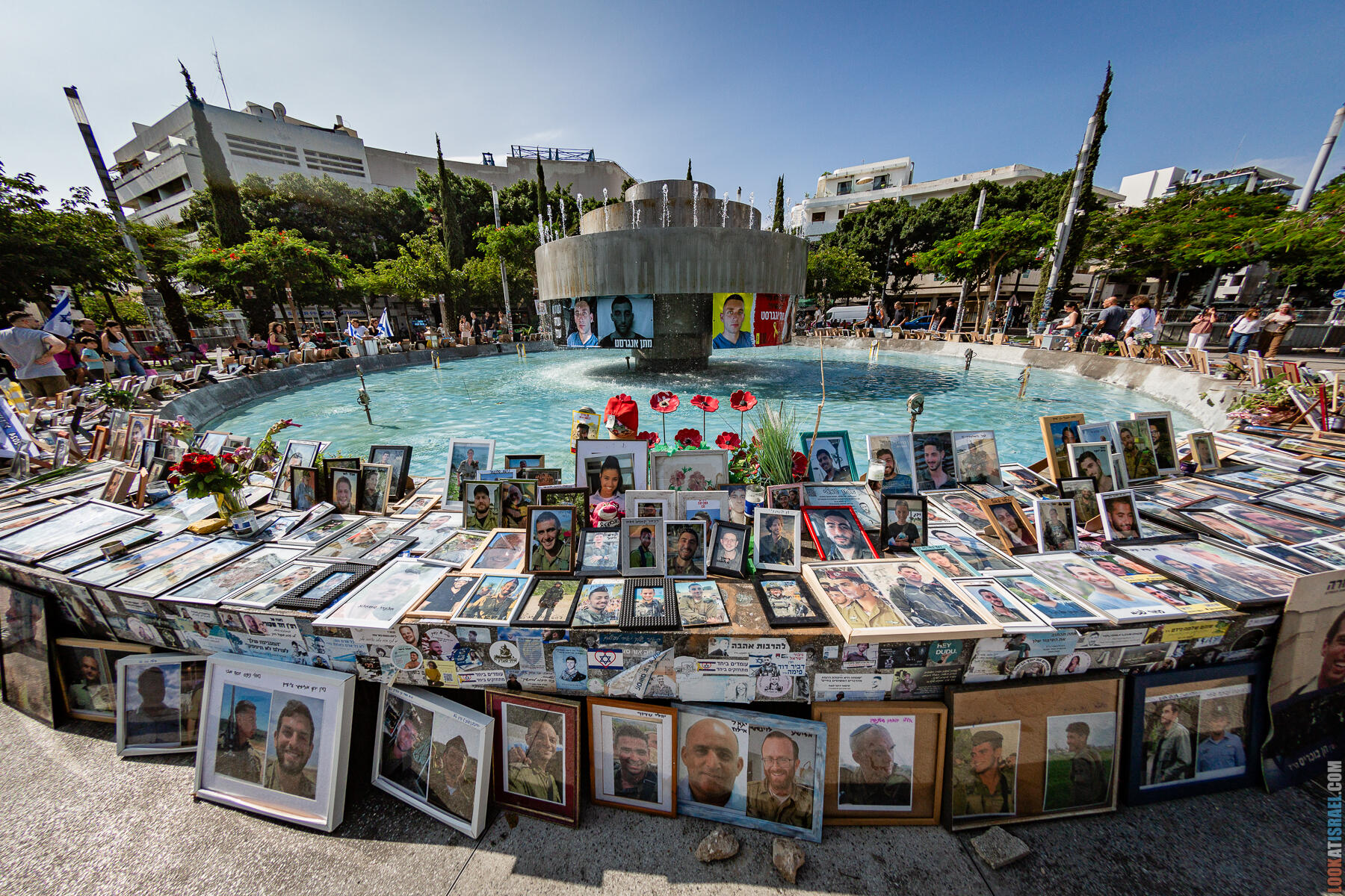 Возвращение домой: празднование на Площади заложников - חגיגות החזרת החטופים בתל אביב