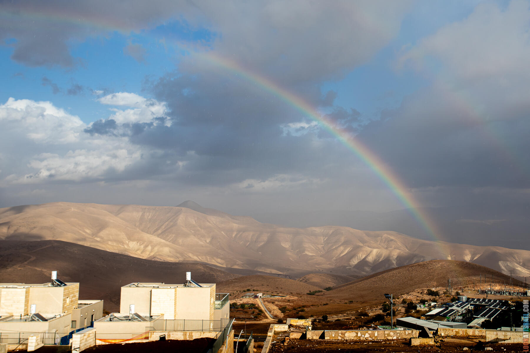 Радуга над вершиной горы Сартаба в Иорданской долине | Rainbow over Mt. Sartaba in Jordan Valley | קשת מעל סרטבה בבקעת הירדן