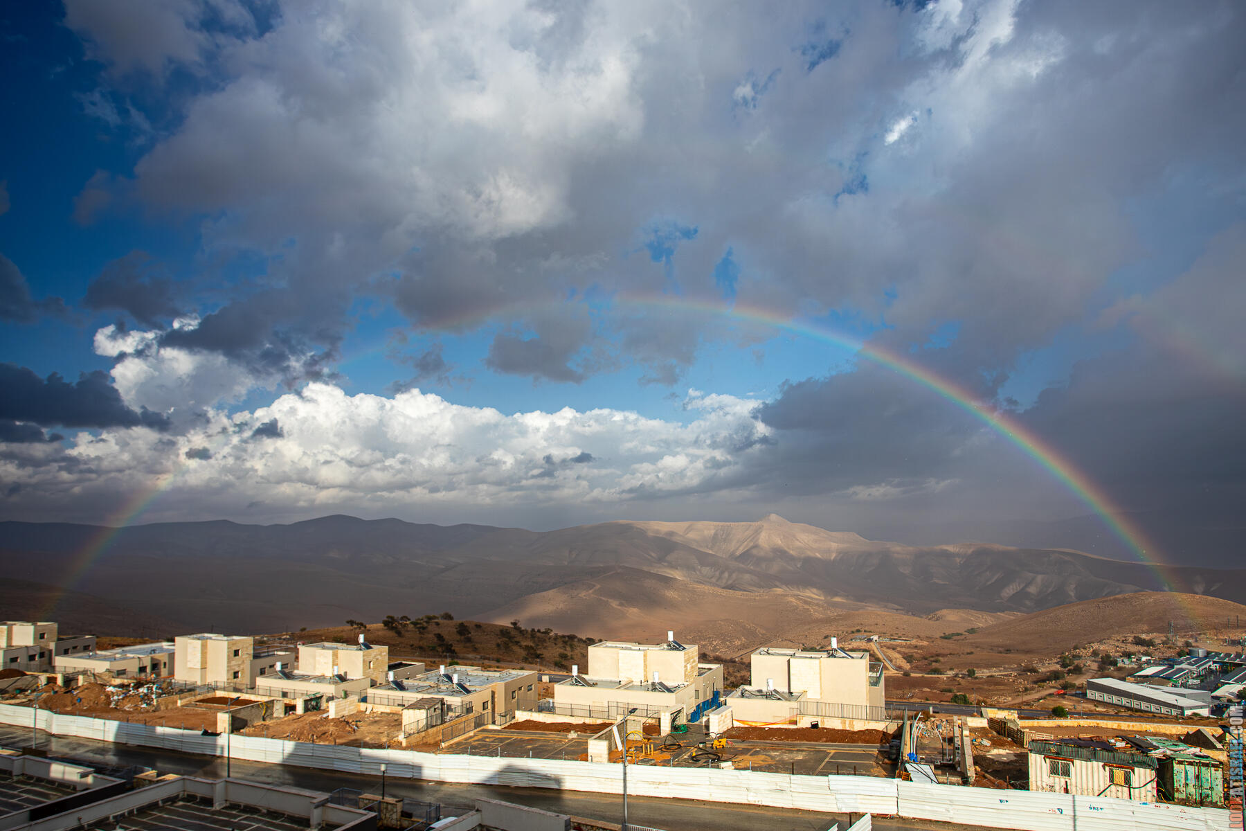 Радуга над вершиной горы Сартаба в Иорданской долине | Rainbow over Mt. Sartaba in Jordan Valley | קשת מעל סרטבה בבקעת הירדן