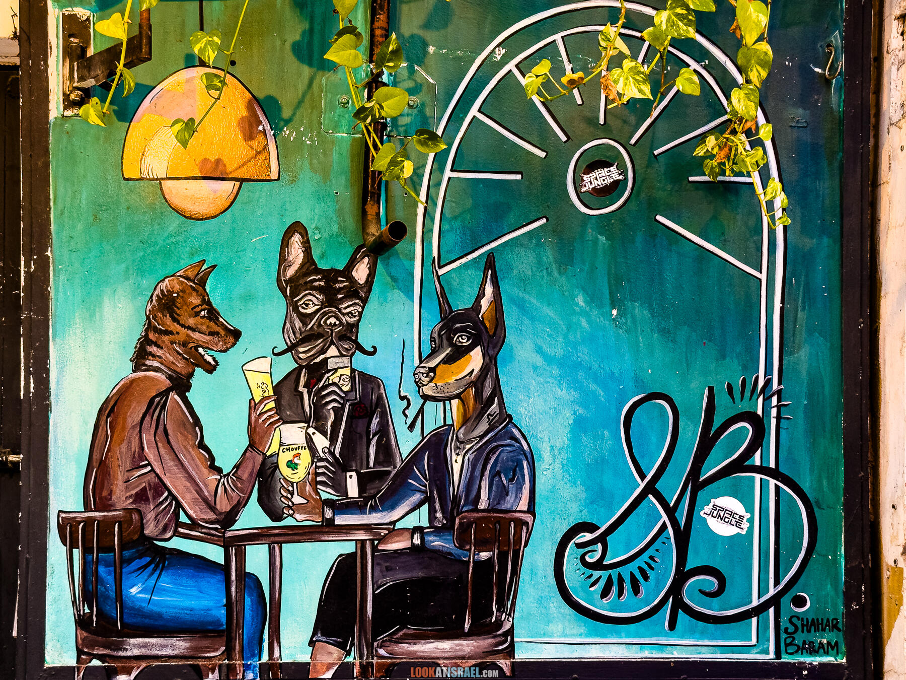 Граффити Тель-Авива из жизни людей, зверей и прочих тварей