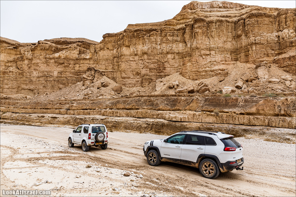 Курс вождения по бездорожью | Итоговый марафон - 2 дня в пустыне - Бескрайняя пустыня и гора Комот | LookAtIsrael.com - Фото путешествия по Израилю