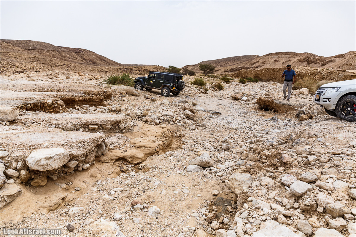 Курс вождения по бездорожью | Итоговый марафон - 2 дня в пустыне - Бескрайняя пустыня и гора Комот | LookAtIsrael.com - Фото путешествия по Израилю