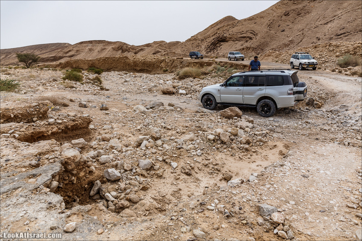 Курс вождения по бездорожью | Итоговый марафон - 2 дня в пустыне - Бескрайняя пустыня и гора Комот | LookAtIsrael.com - Фото путешествия по Израилю