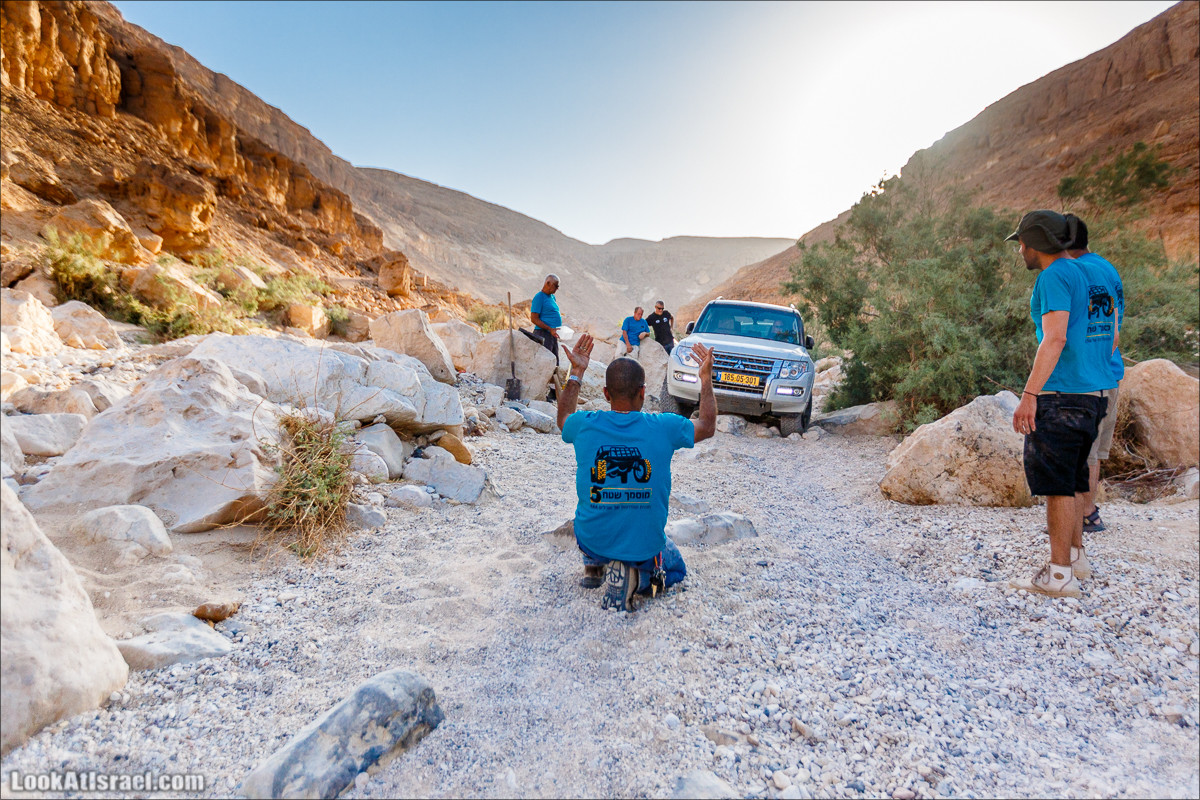Курс вождения по бездорожью | Итоговое путешествие - Маале Ашош, Маале Ноах, Маале Барак, Маале Баба, Маале Кипа, Махтеш Рамон, Парсат Некарот, Нахаль Некарот, Нахаль Зааф, Нахаль Кацра | מעלה עשוש, מעלה ברק, מעלה נוח, פרסת נקרות | LookAtIsrael.com - Фото путешествия по Израилю